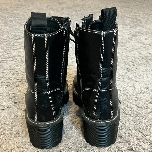Stylish Black Women's Combat Boots - Picture 4 of 4